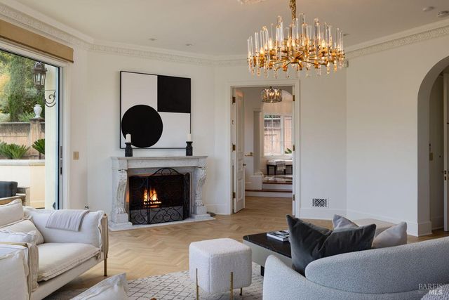 27 Upper Rd, Ross, CA 94957