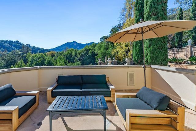 27 Upper Rd, Ross, CA 94957