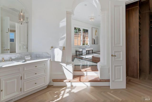 27 Upper Rd, Ross, CA 94957