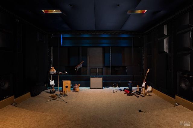 27 Upper Rd, Ross, CA 94957