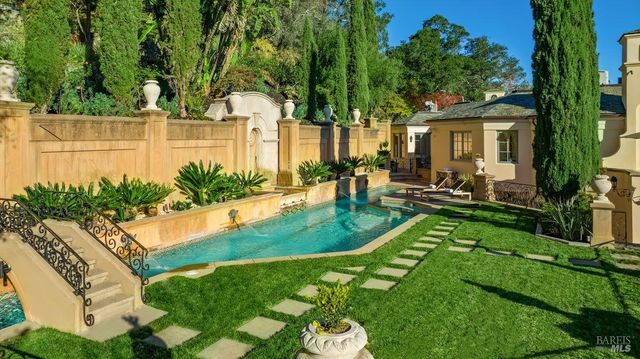 27 Upper Rd, Ross, CA 94957