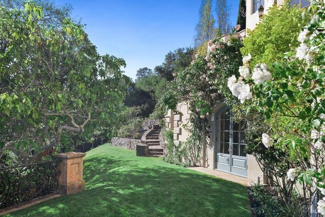 27 Upper Rd, Ross, CA 94957