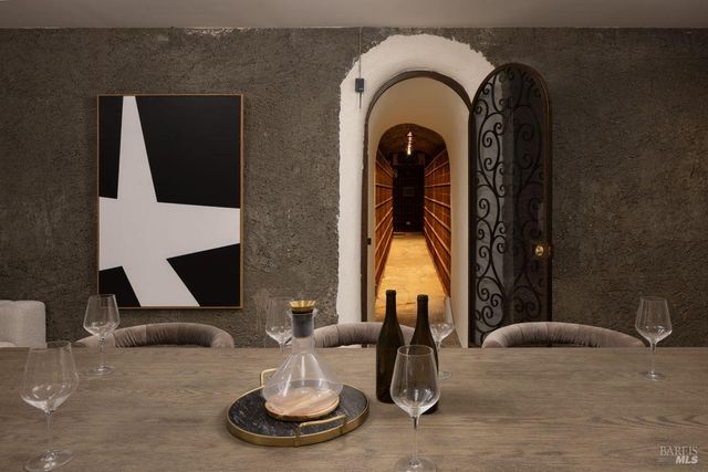 27 Upper Rd, Ross, CA 94957