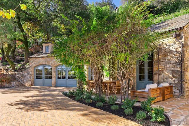 27 Upper Rd, Ross, CA 94957