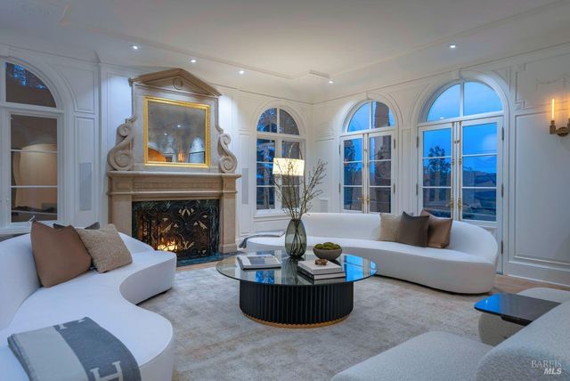 27 Upper Rd, Ross, CA 94957