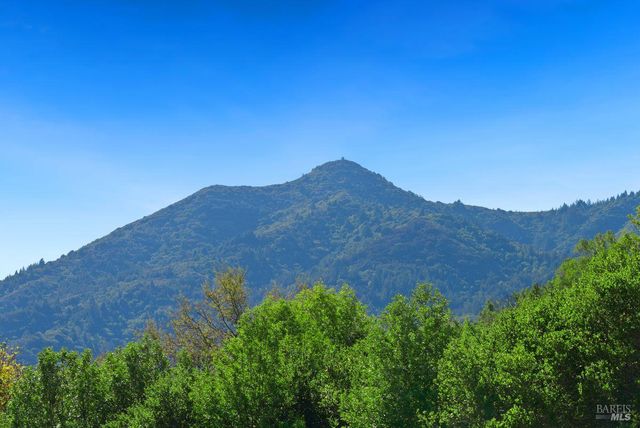 27 Upper Rd, Ross, CA 94957