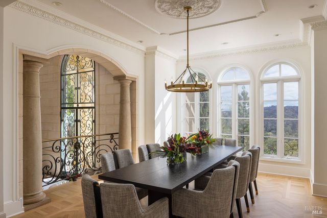 27 Upper Rd, Ross, CA 94957