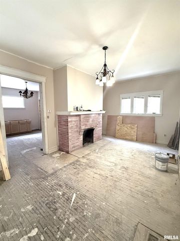 1019 NE PERRY Avenue, Peoria, IL 61603