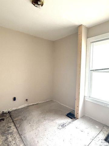 1019 NE PERRY Avenue, Peoria, IL 61603