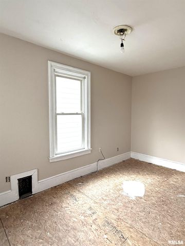 1019 NE PERRY Avenue, Peoria, IL 61603