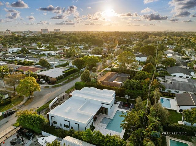 1941 NE 196th Ter, Miami, FL 33179
