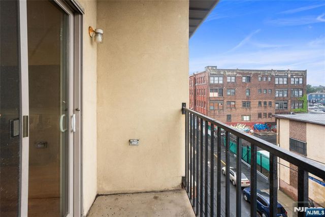 15-19 Tichenor 403, Newark, NJ 07114