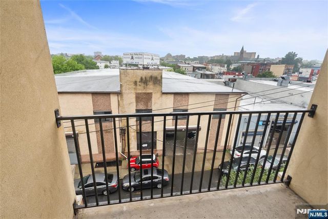 15-19 Tichenor 403, Newark, NJ 07114