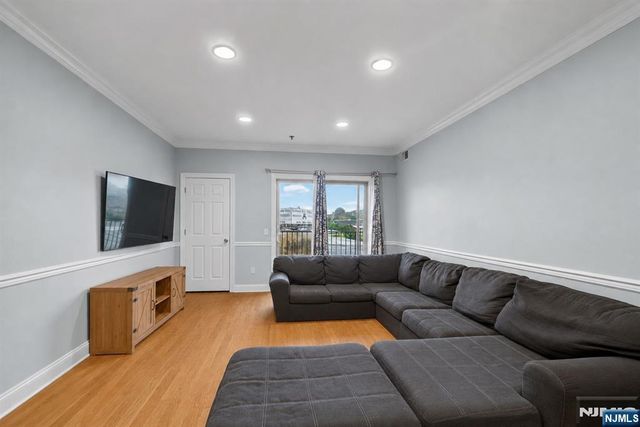 15-19 Tichenor 403, Newark, NJ 07114
