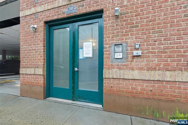 15-19 Tichenor 403, Newark, NJ 07114