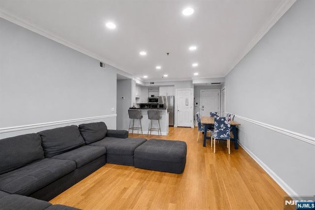 15-19 Tichenor 403, Newark, NJ 07114