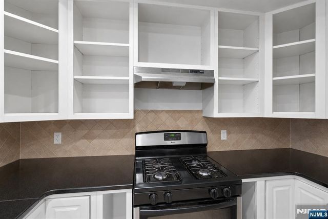 15-19 Tichenor 403, Newark, NJ 07114