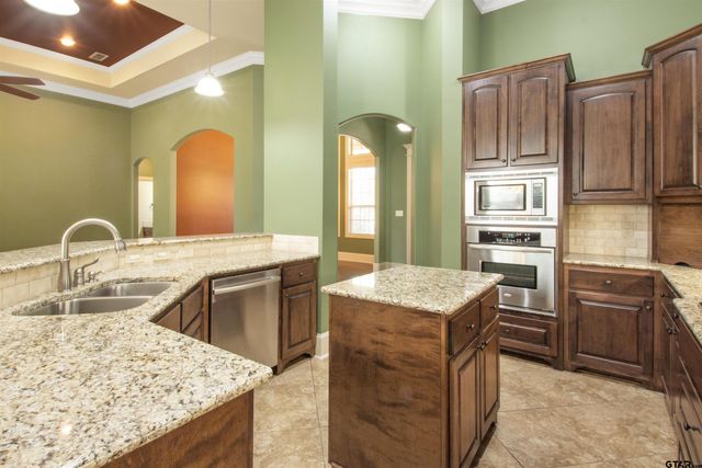 15207 Maple Leaf Ct, Tyler, TX 75707