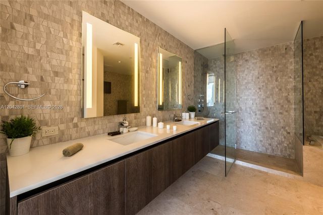 88 SW 7 Street 3403, Miami, FL 33130