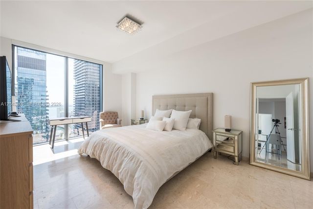 88 SW 7 Street 3403, Miami, FL 33130