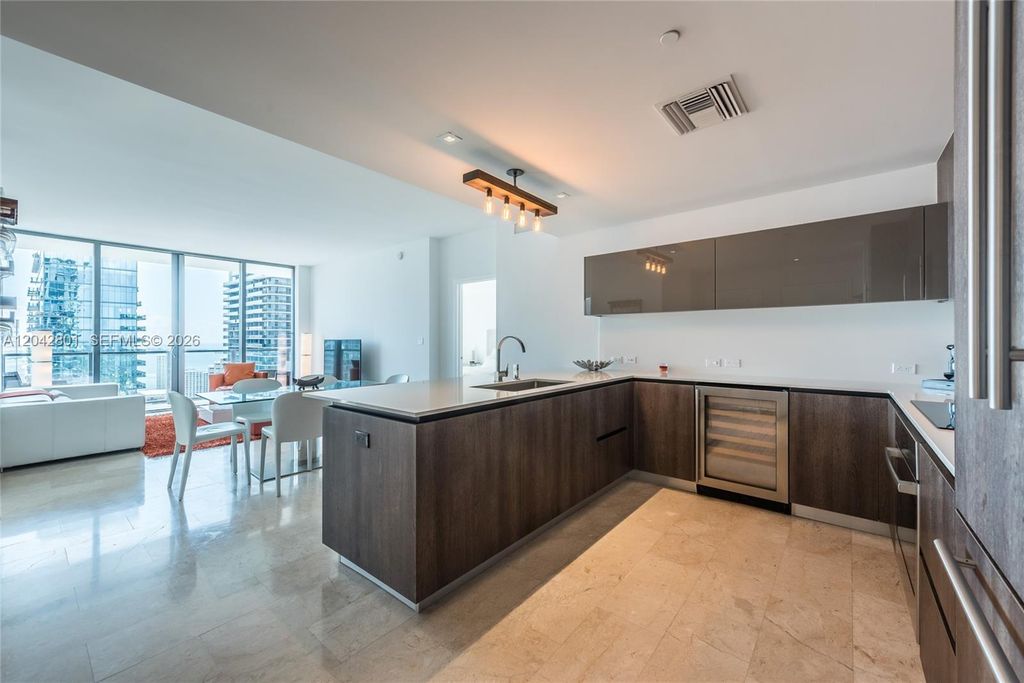88 SW 7 Street 3403, Miami, FL 33130