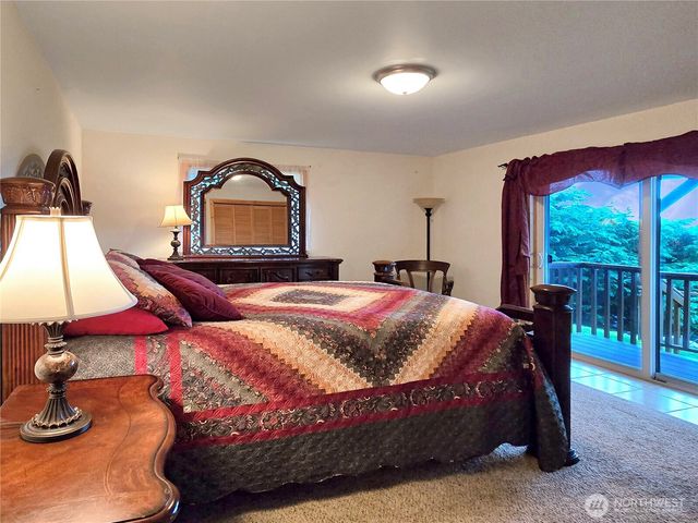 1028 Circle Drive, Camano Island, WA 98282