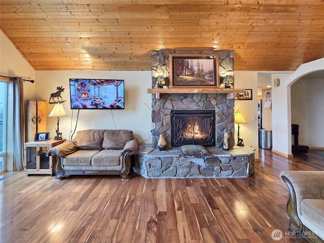 1028 Circle Drive, Camano Island, WA 98282