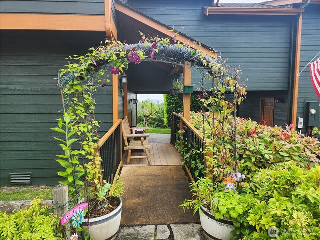 1028 Circle Drive, Camano Island, WA 98282