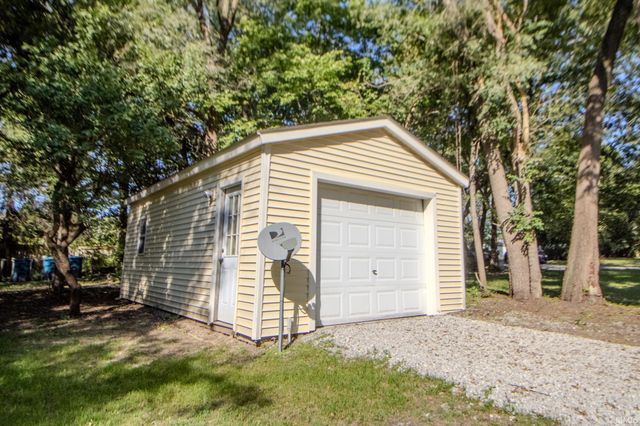 203 W Lake Street, Knox, IN 46534