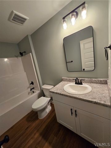 2132 4th E, Tuscaloosa, AL 35404