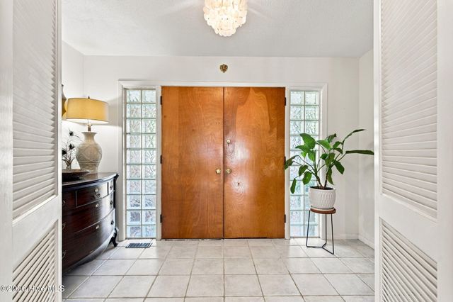 105 Pine Valley Drive, Wilmington, NC 28412