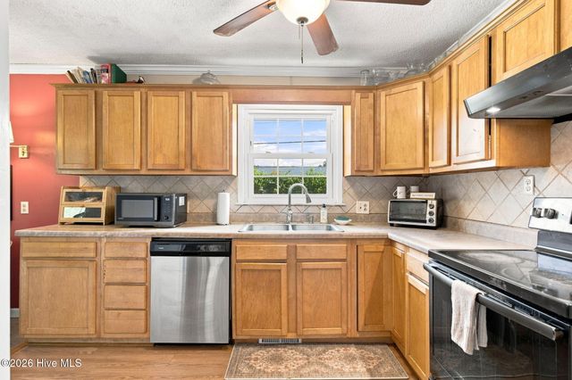 105 Pine Valley Drive, Wilmington, NC 28412