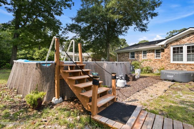 105 Pine Valley Drive, Wilmington, NC 28412