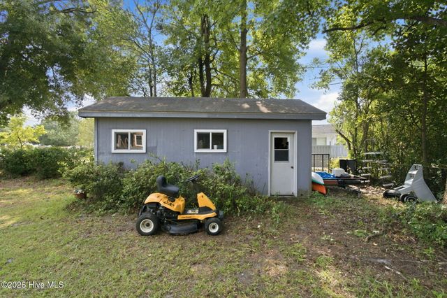 105 Pine Valley Drive, Wilmington, NC 28412