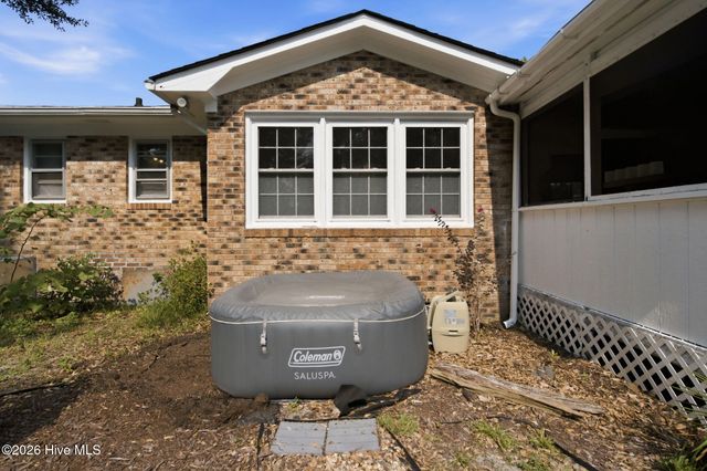 105 Pine Valley Drive, Wilmington, NC 28412