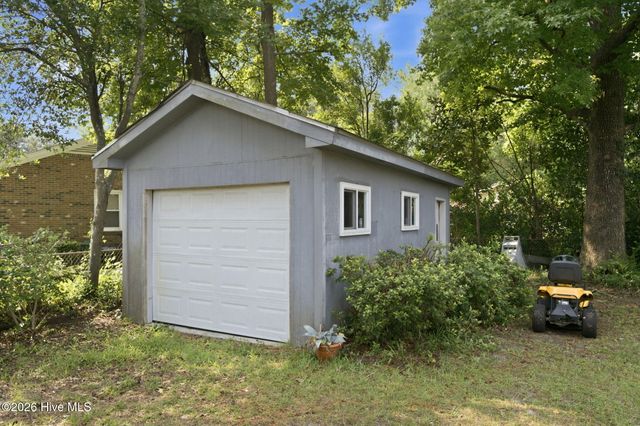 105 Pine Valley Drive, Wilmington, NC 28412