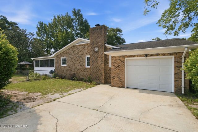 105 Pine Valley Drive, Wilmington, NC 28412
