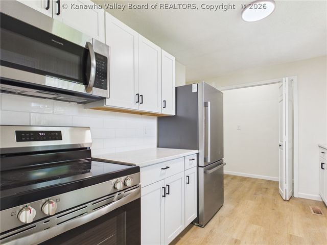 25 Fernwood Way, Millwood, WV 25262