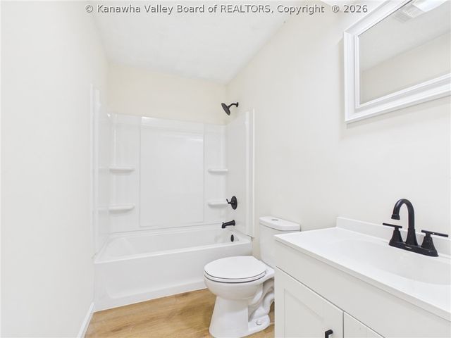 25 Fernwood Way, Millwood, WV 25262