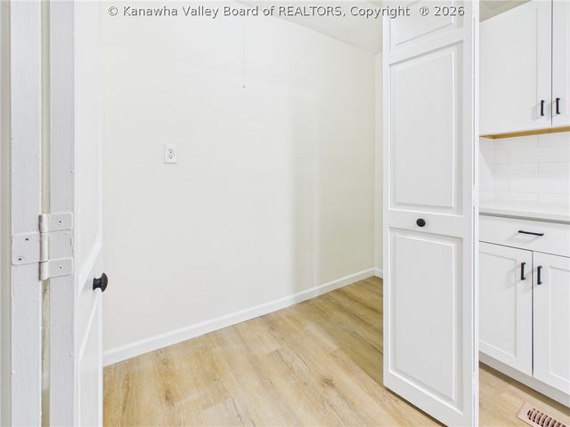 25 Fernwood Way, Millwood, WV 25262