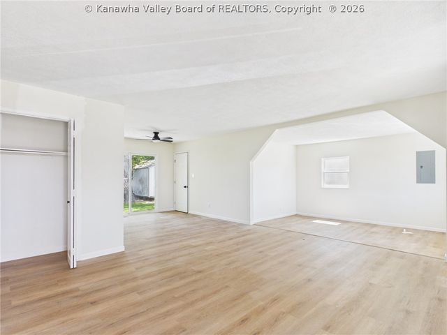 25 Fernwood Way, Millwood, WV 25262