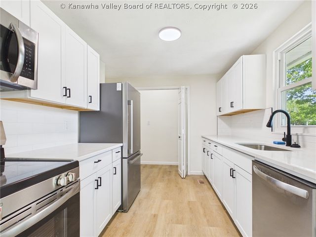 25 Fernwood Way, Millwood, WV 25262