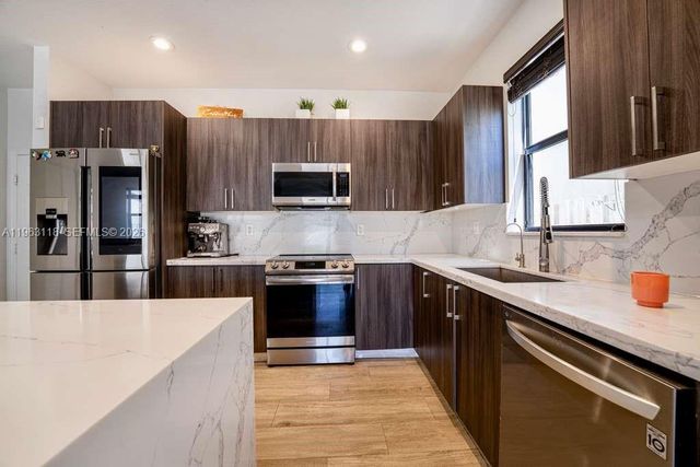 11712 SW 235th St, Homestead, FL 33032