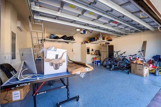 11712 SW 235th St, Homestead, FL 33032