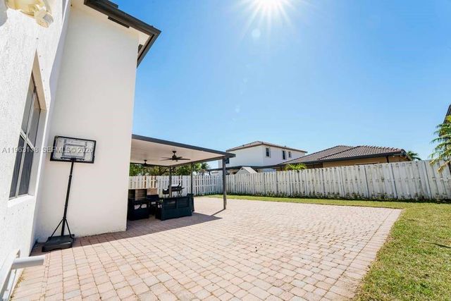 11712 SW 235th St, Homestead, FL 33032