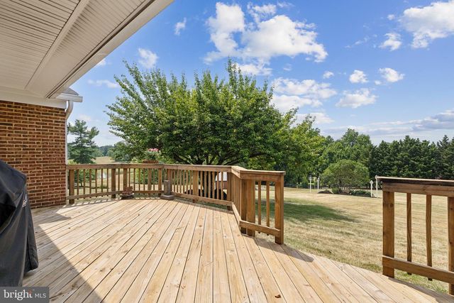 39937 CHARLES TOWN PIKE, Hamilton, VA 20158