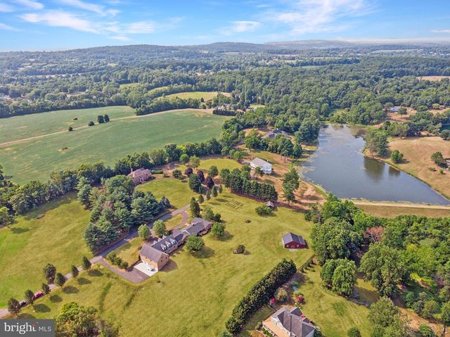 39937 CHARLES TOWN PIKE, Hamilton, VA 20158