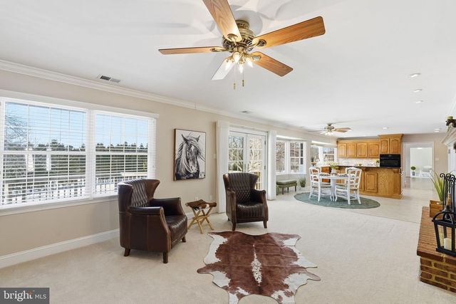 39937 CHARLES TOWN PIKE, Hamilton, VA 20158