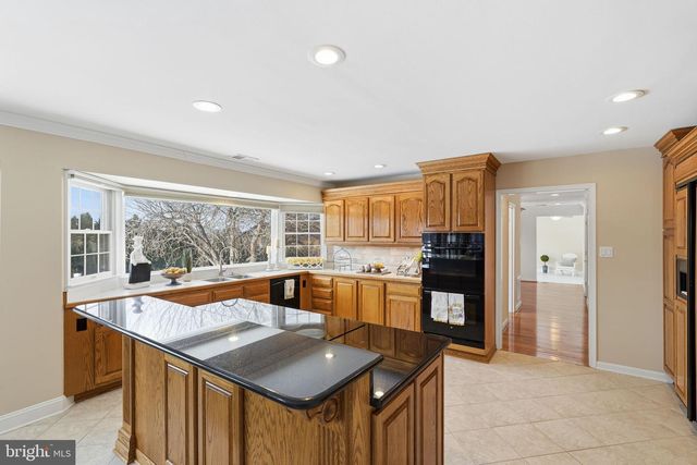 39937 CHARLES TOWN PIKE, Hamilton, VA 20158