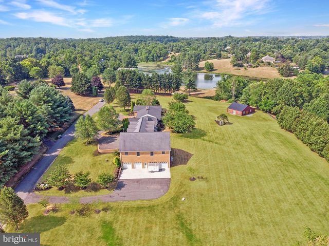 39937 CHARLES TOWN PIKE, Hamilton, VA 20158